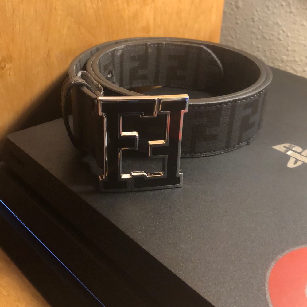 Men’s fendi belt